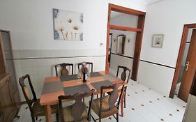 Big Apartment With Unique Patio Near Santa Barbara Castle